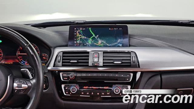 BMW 3 Series 2018 — Şəkil 16/20