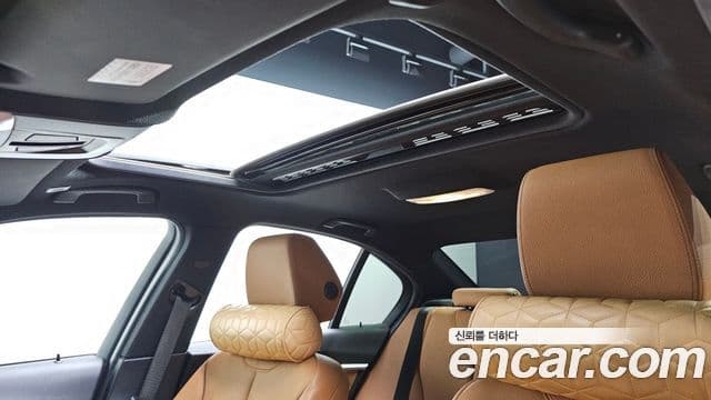 BMW 3 Series 2018 — Şəkil 18/20
