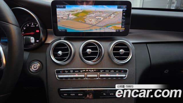 Mercedes-Benz C-Class 2020 — ფოტო 14/20