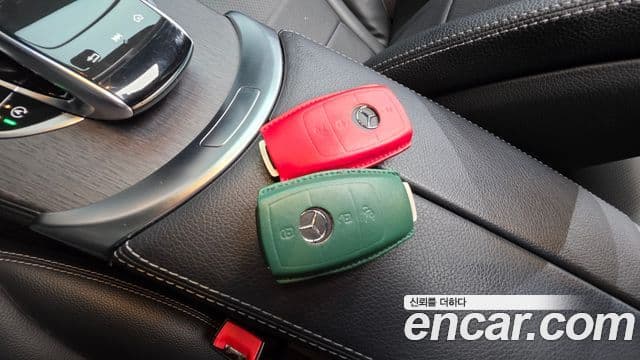 Mercedes-Benz C-Class 2020 — ფოტო 16/20