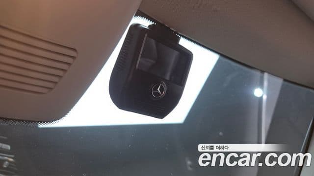 Mercedes-Benz C-Class 2020 — ფოტო 17/20