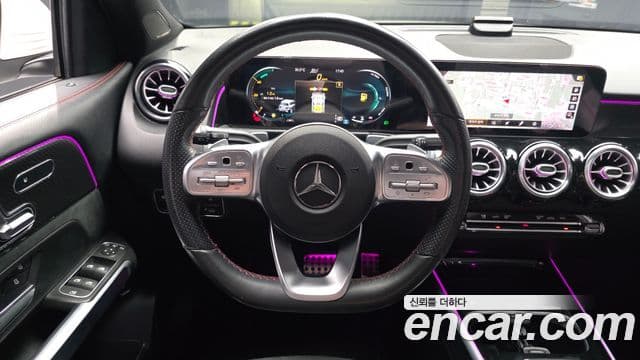 Mercedes-Benz GLB-Class 2021 — ფოტო 13/20