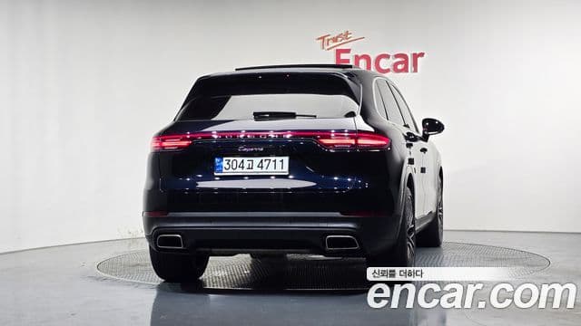 Porsche Cayenne 2021 — ფოტო 3/20