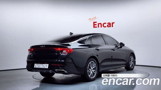 Kia K5 2023 — ფოტო 2/20
