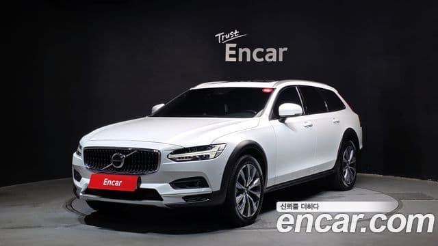 Volvo V90 Cross Country 2023 — Şəkil 1/20