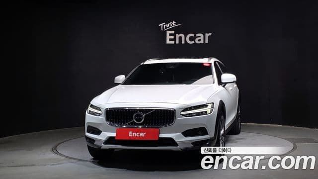Volvo V90 Cross Country 2023 — Şəkil 3/20