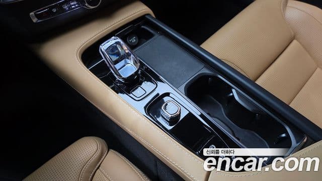 Volvo V90 Cross Country 2023 — Şəkil 9/20