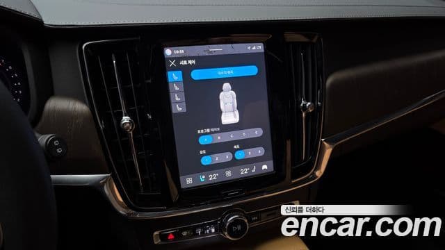 Volvo V90 Cross Country 2023 — фото 14 из 20