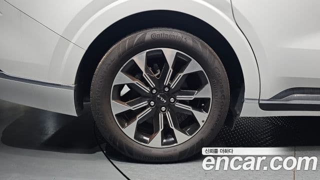 Kia Carnival 2021 — Фото 5/20