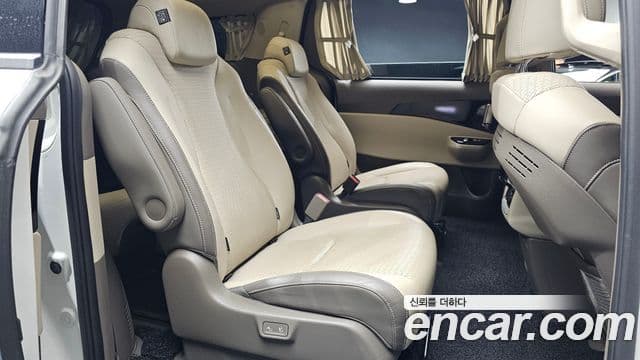 Kia Carnival 2021 — Фото 11/20