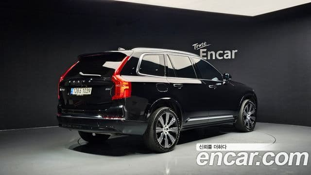 Volvo XC90 2023 — ფოტო 10/31