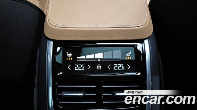 Volvo XC90 2023 — ფოტო 17/31