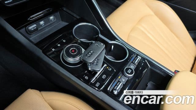 Kia K5 2021 — ფოტო 9/20