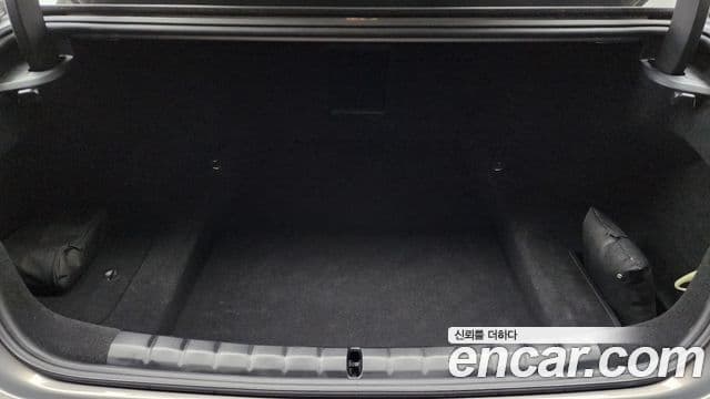 BMW 7 Series 2023 — Фото 19/20