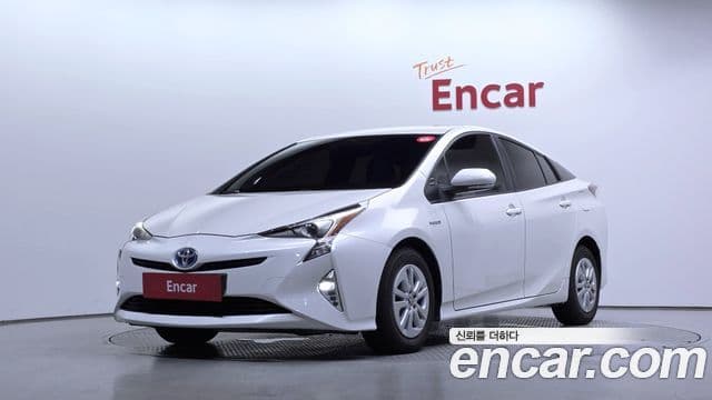 Toyota Prius 2018 — Şəkil 19/20