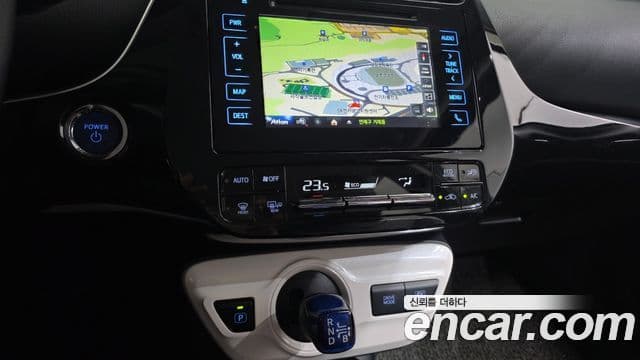 Toyota Prius 2018 — Şəkil 7/20