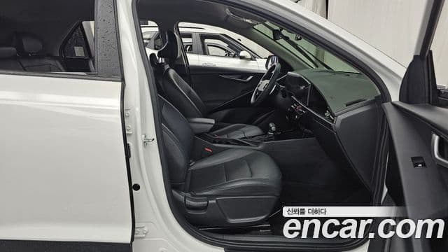 Kia Niro 2022 — Фото 11/20