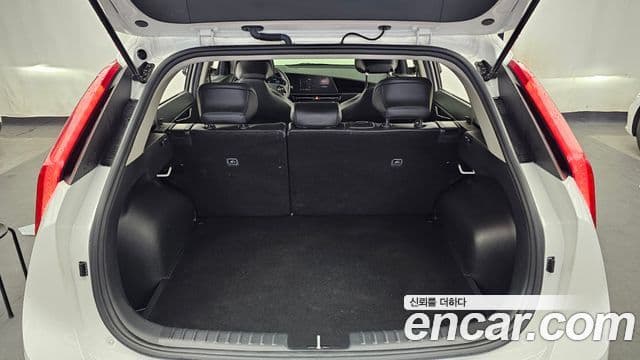 Kia Niro 2022 — Фото 20/20
