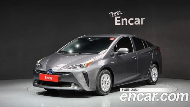 Toyota Prius 2022 — ფოტო 1/20