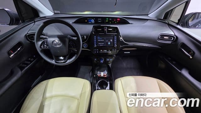 Toyota Prius 2022 — ფოტო 7/20
