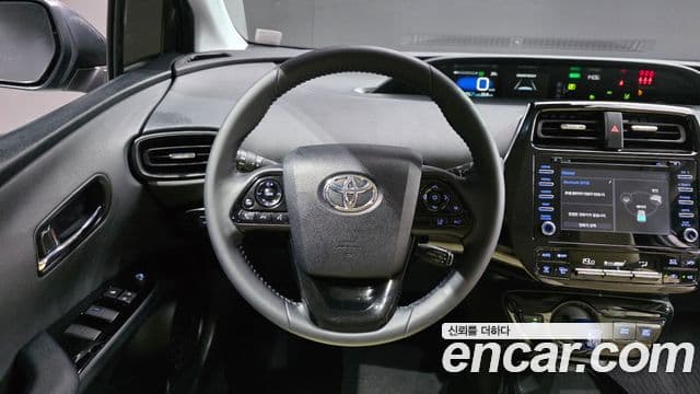 Toyota Prius 2022 — ფოტო 14/20