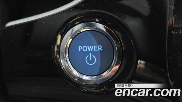 Toyota Prius 2022 — ფოტო 15/20