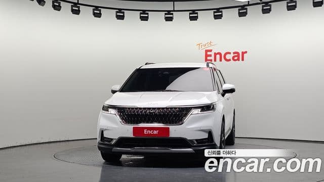 Kia Carnival 2023 — Фото 2/20