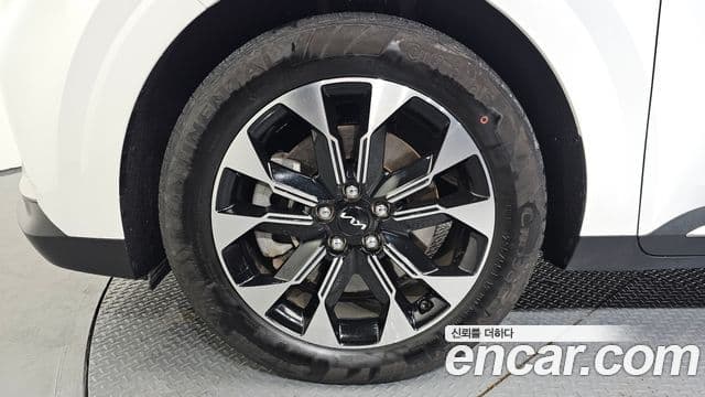 Kia Carnival 2023 — Фото 4/20