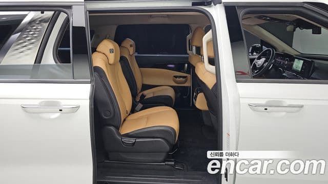 Kia Carnival 2023 — Фото 11/20