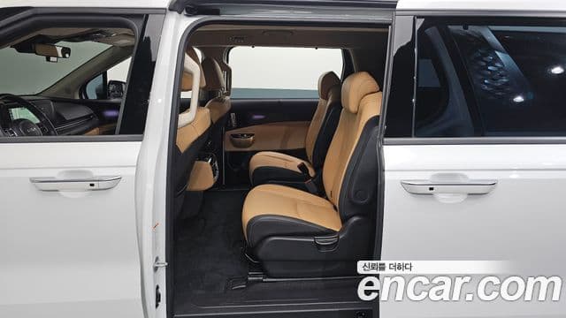 Kia Carnival 2023 — Фото 12/20