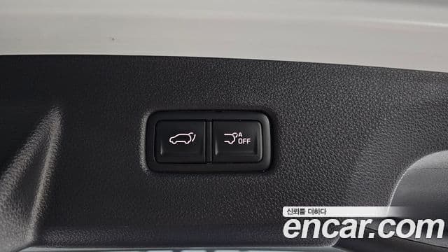 Kia Carnival 2023 — Фото 17/20