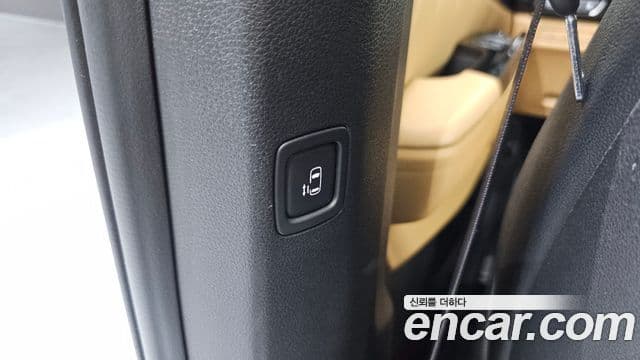 Kia Carnival 2023 — Фото 18/20