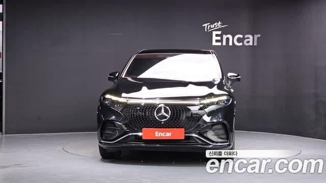 Mercedes-Benz EQS SUV 2023 — ფოტო 23/33