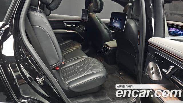 Mercedes-Benz EQS SUV 2023 — ფოტო 12/33
