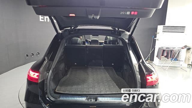 Mercedes-Benz EQS SUV 2023 — ფოტო 30/33
