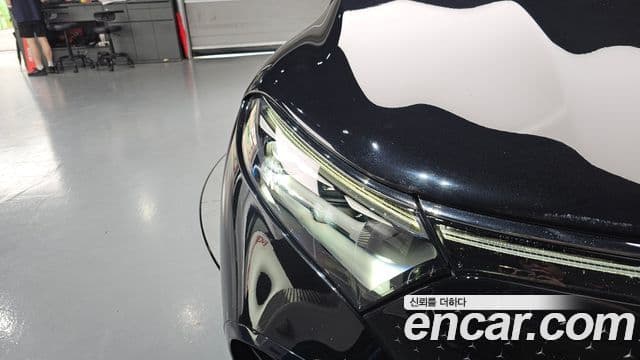 Mercedes-Benz EQS SUV 2023 — ფოტო 15/33