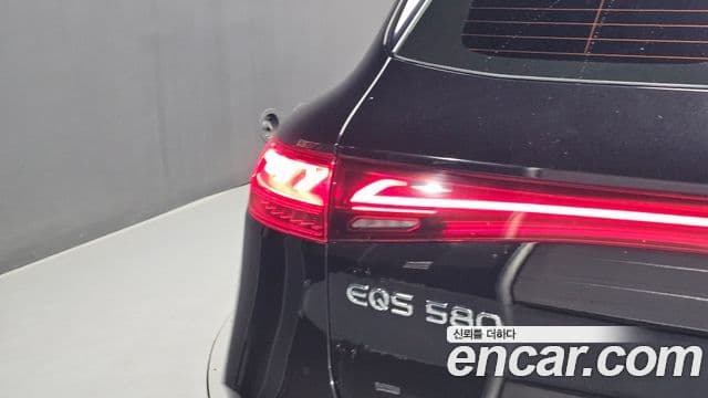 Mercedes-Benz EQS SUV 2023 — ფოტო 14/33