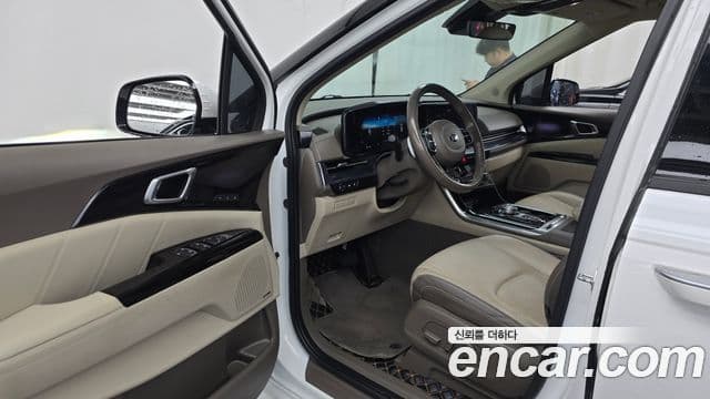 Kia Carnival 2021 — ფოტო 10/20