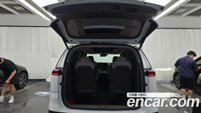 Kia Carnival 2021 — ფოტო 20/20