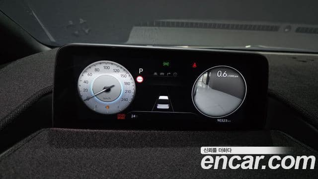 Hyundai Staria 2022 — Фото 8/20