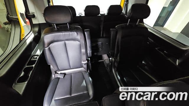 Hyundai Staria 2022 — Şəkil 13/20