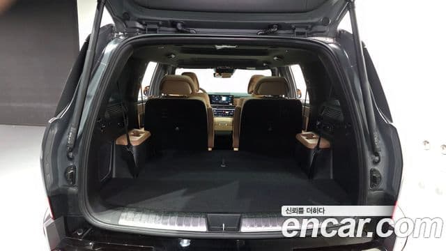 Hyundai Santa Fe 2024 — Photo 8/37