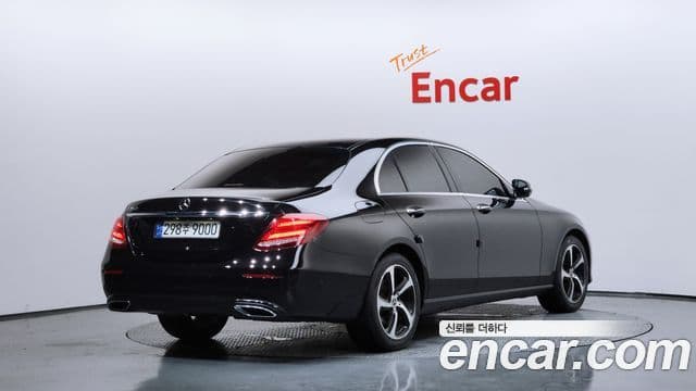 Mercedes-Benz E-Class 2020 — ფოტო 1/20