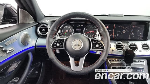Mercedes-Benz E-Class 2020 — ფოტო 13/20