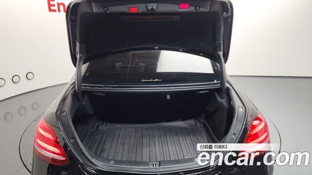 Mercedes-Benz E-Class 2020 — ფოტო 17/20