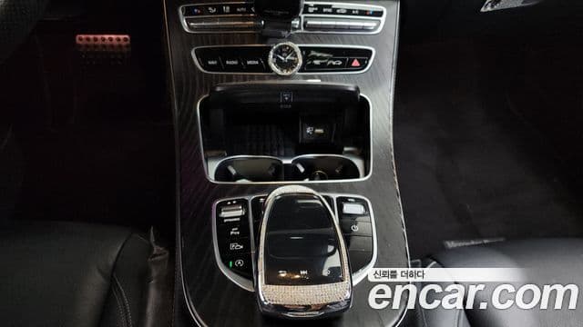 Mercedes-Benz E-Class 2020 — ფოტო 18/20