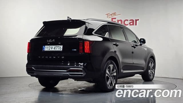 Kia Sorento 2021 — Фото 1/20