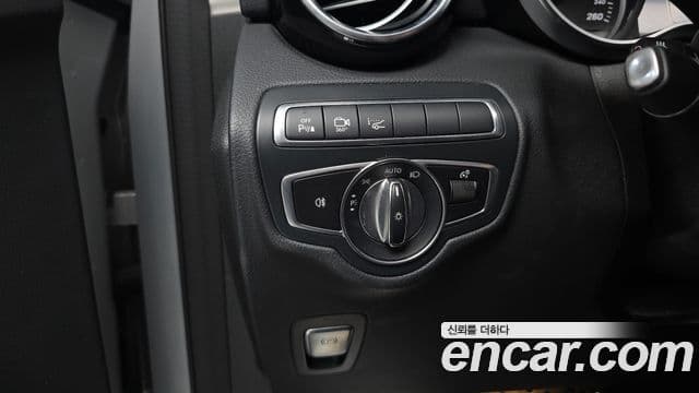 Mercedes-Benz GLC-Class 2019 — Şəkil 16/20