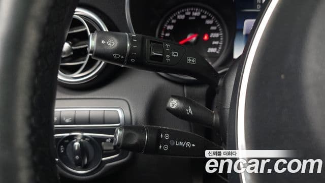 Mercedes-Benz GLC-Class 2019 — Şəkil 18/20