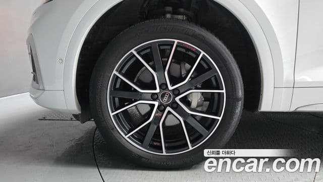 Audi Q5 2023 — ფოტო 4/20
